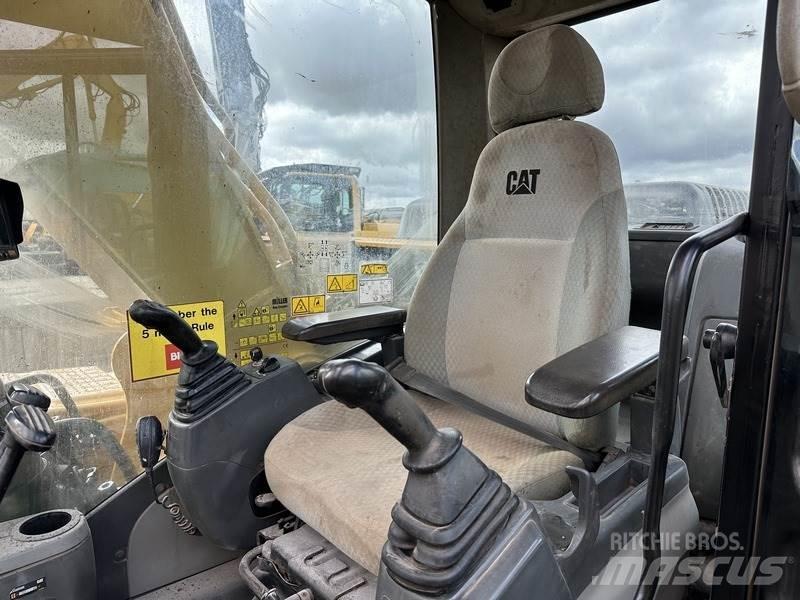 CAT 20T Excavator Pásové rýpadlá