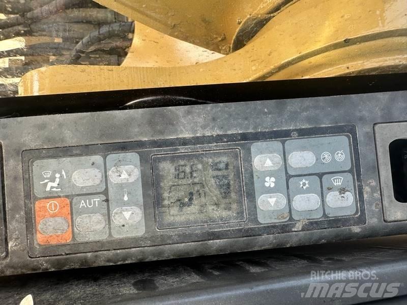 CAT 320 Pásové rýpadlá