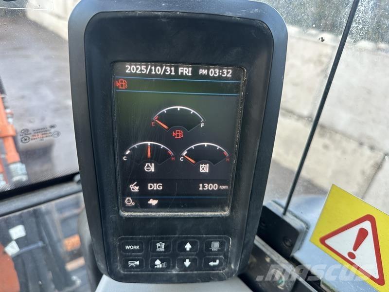 Doosan DX27 Pásové rýpadlá