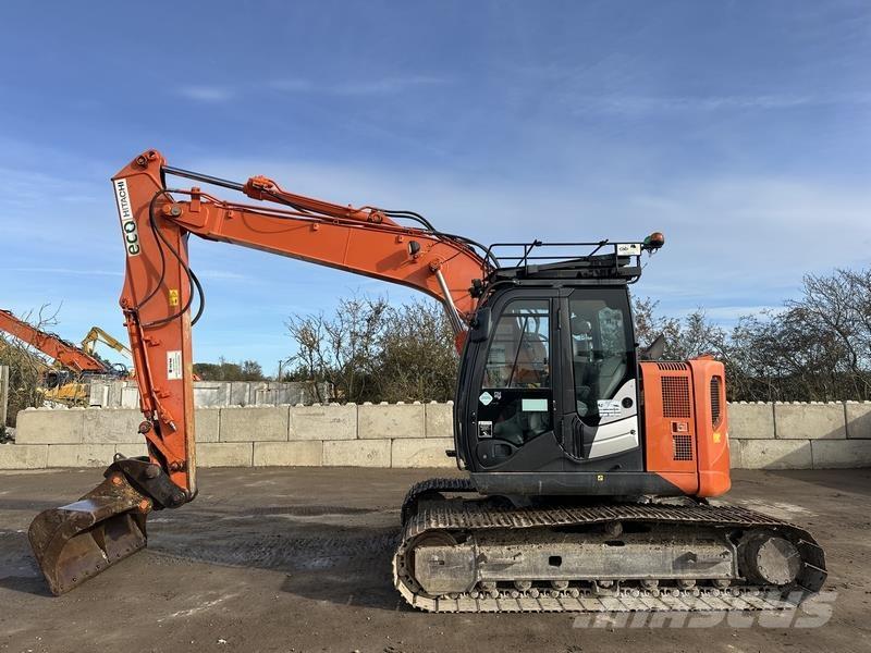 Hitachi ZX135 Pásové rýpadlá