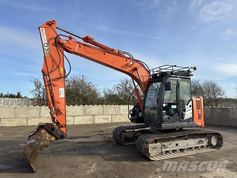 Hitachi ZX135 Pásové rýpadlá