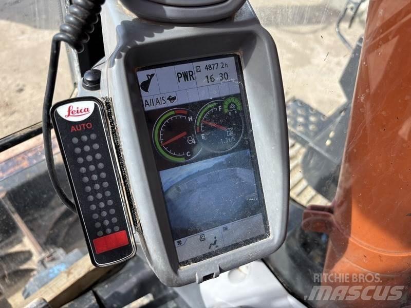 Hitachi ZX135 US-6 Pásové rýpadlá