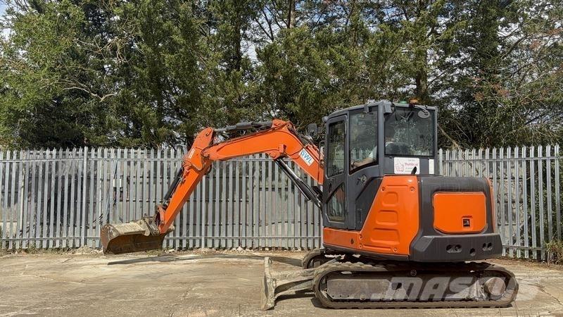 Hitachi ZX65 Midi rýpadlá 7 t - 12 t