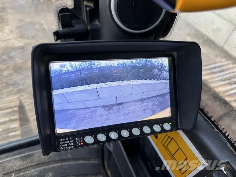 JCB JS370 LC T4 Pásové rýpadlá