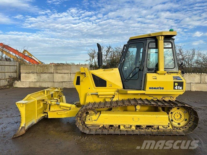Komatsu D41E-6 Pásové dozéry