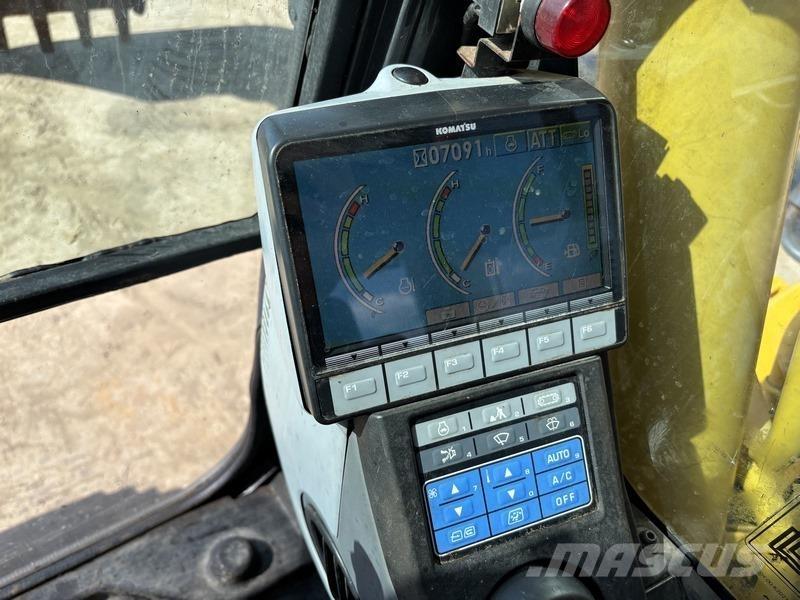 Komatsu PC210 LC-8 Pásové rýpadlá