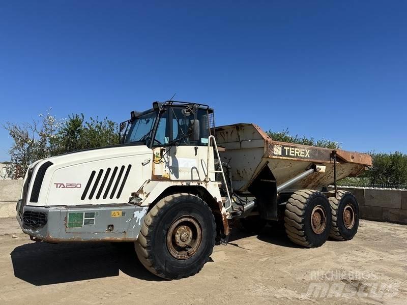 Terex TA250 Kĺbové nákladné autá
