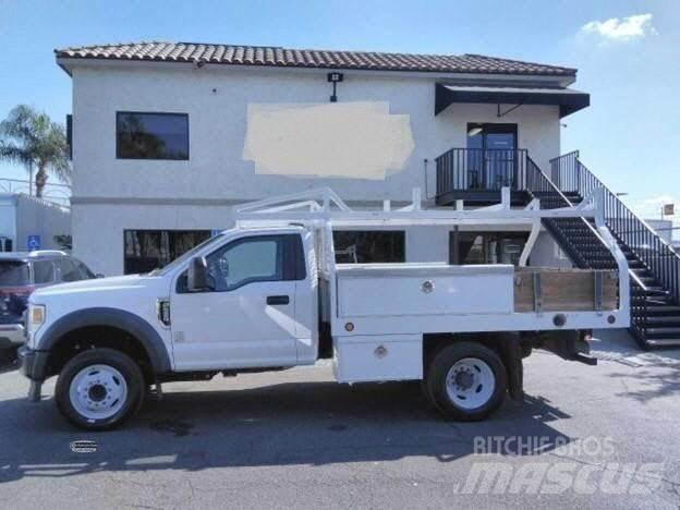 Ford F550 CONTRACTOR Skriňová nadstavba