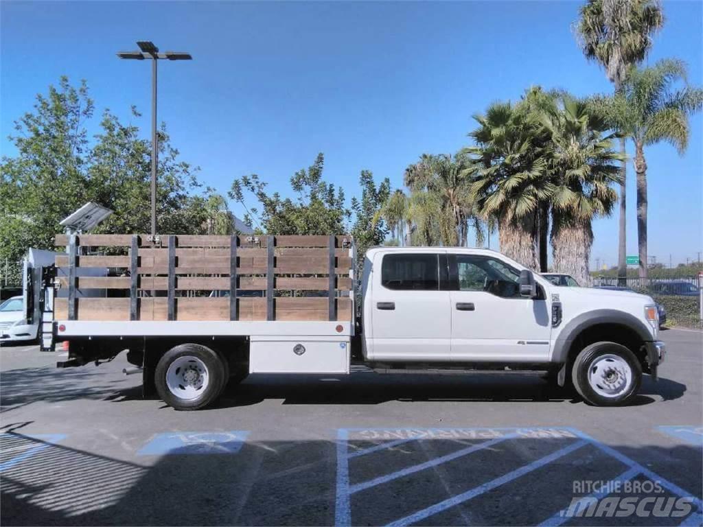 Ford F550 CREW CAB 4 Skriňová nadstavba
