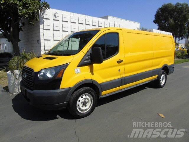 Ford TRANSIT 250 CAR Skriňová nadstavba