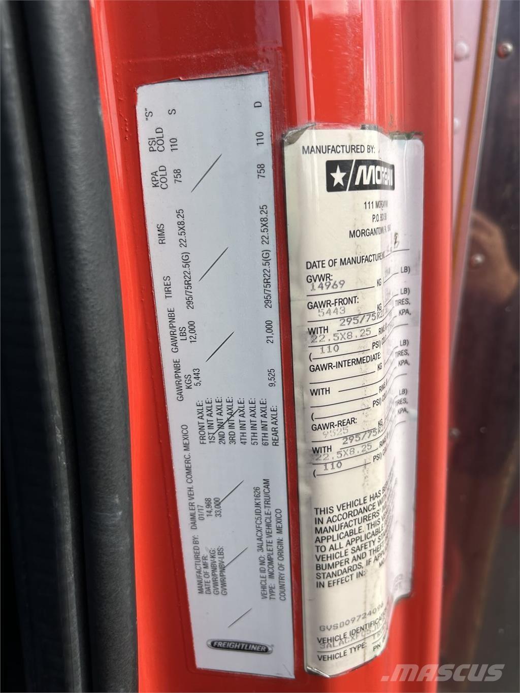 Freightliner M2 Skriňová nadstavba