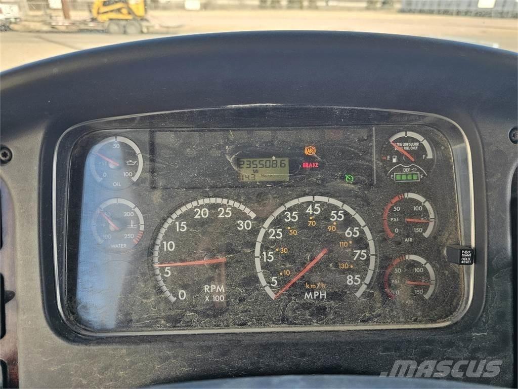 Freightliner M2 106 Ťahače
