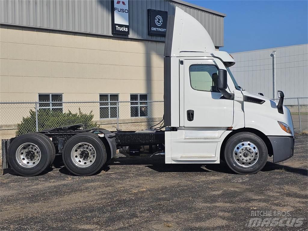 Freightliner PE116 Ťahače