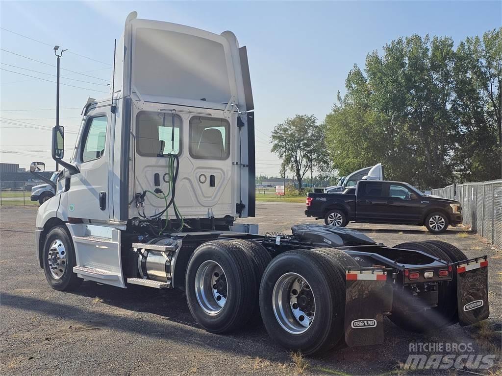 Freightliner PE116DC Ťahače