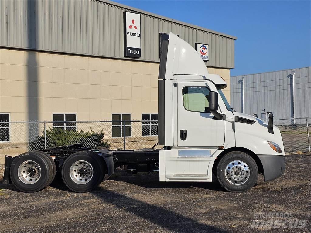 Freightliner PE116DC Ťahače