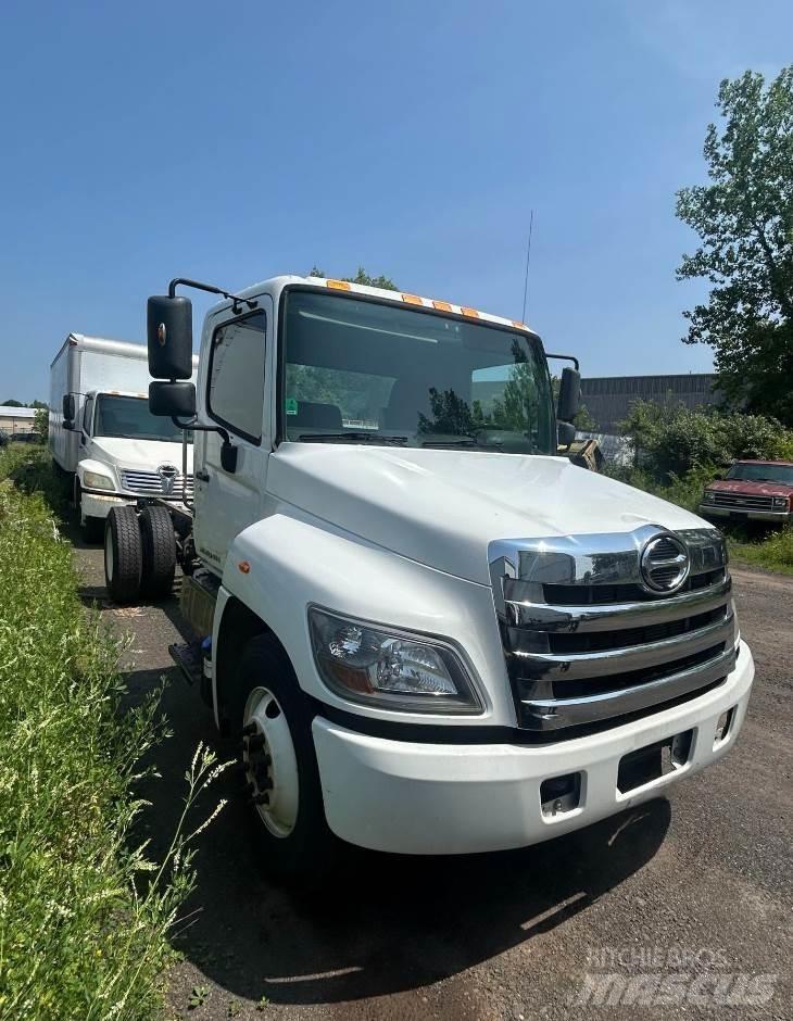 Hino 268A Nákladné vozidlá bez nadstavby