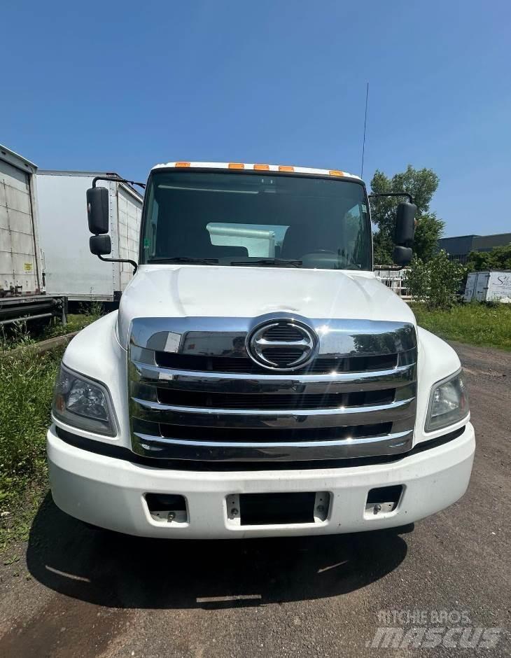 Hino 268A Nákladné vozidlá bez nadstavby