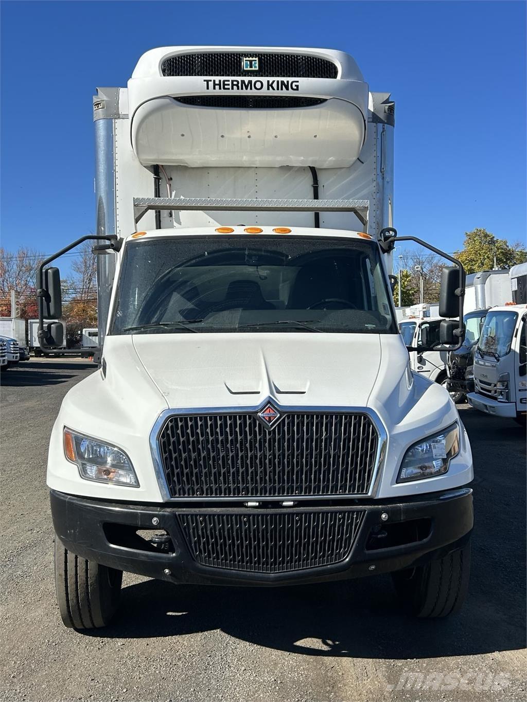 International MV607 Skriňová nadstavba