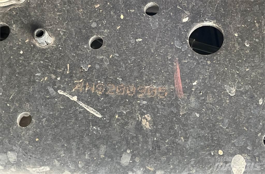 Isuzu NPR DC Skriňová nadstavba