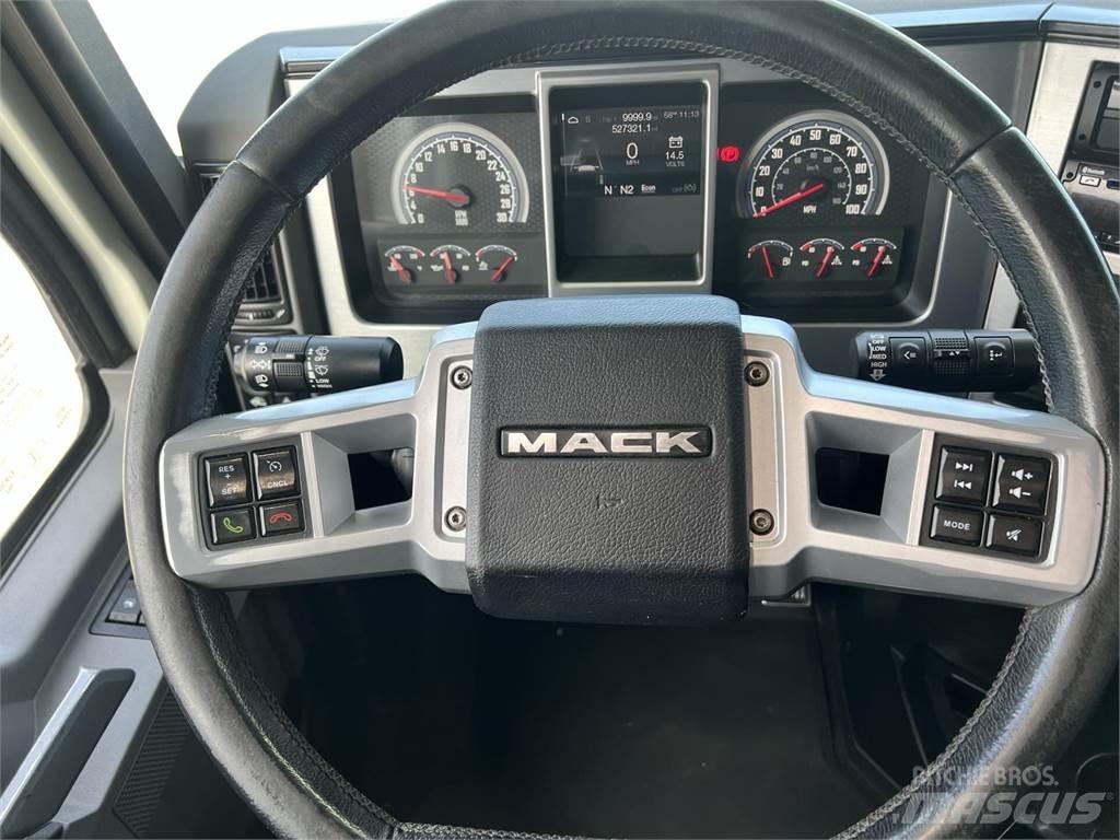 Mack AN64T Ťahače