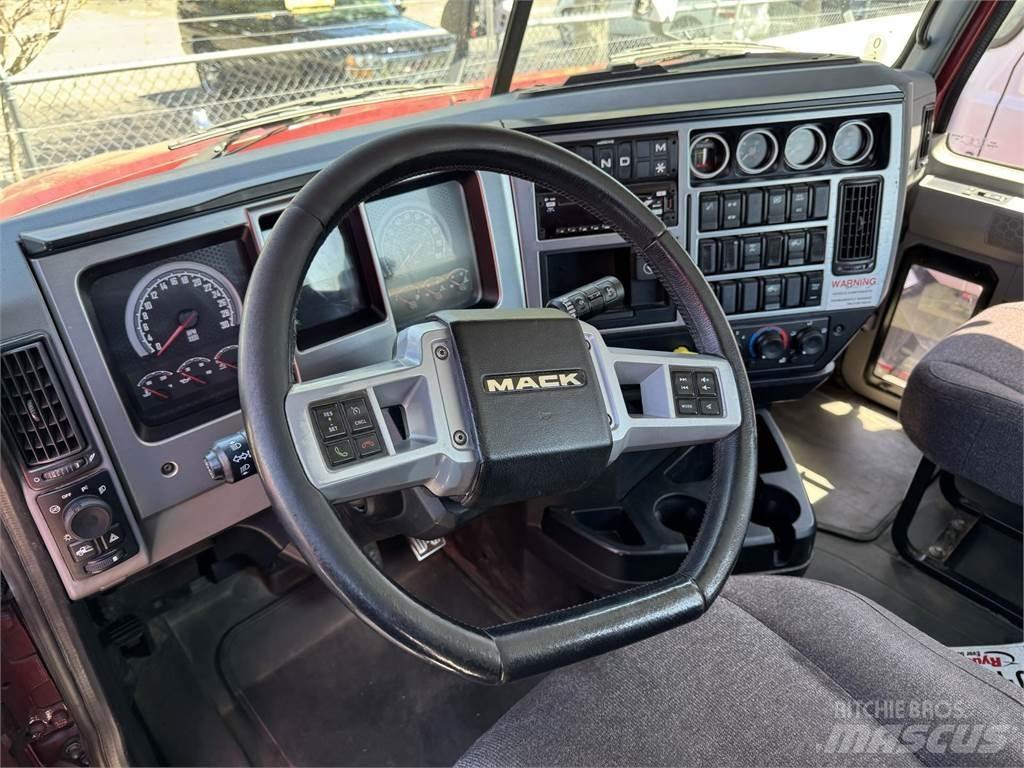 Mack AN64T Ťahače