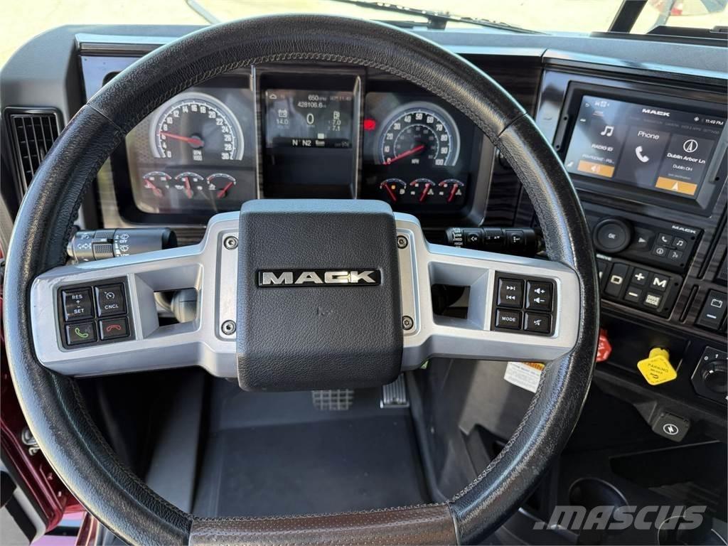 Mack AN64T Ťahače