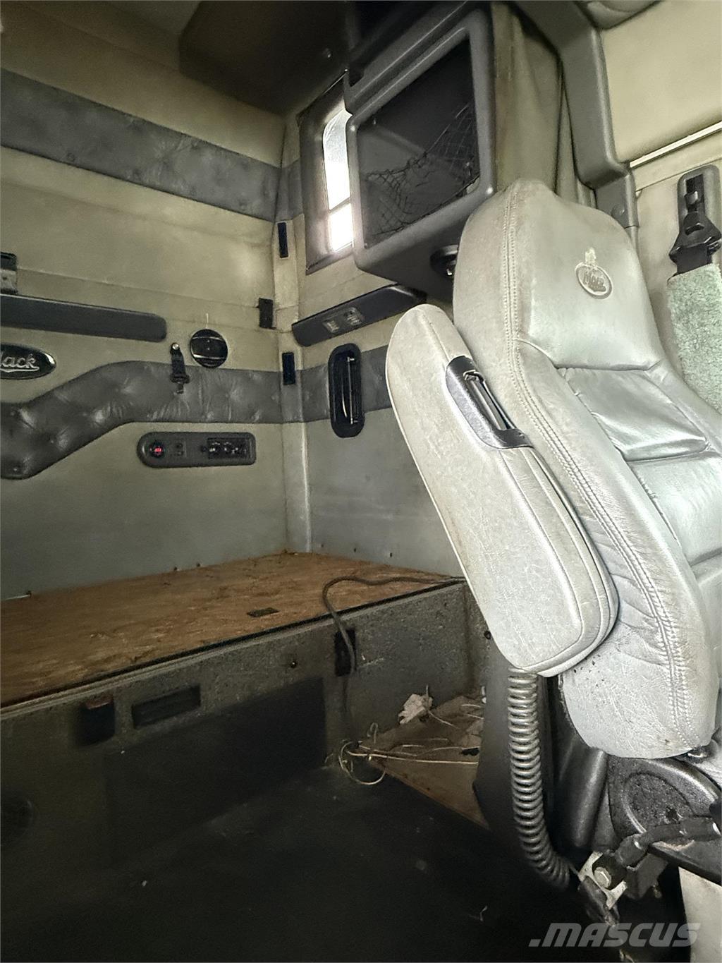 Mack CXU613 Ťahače