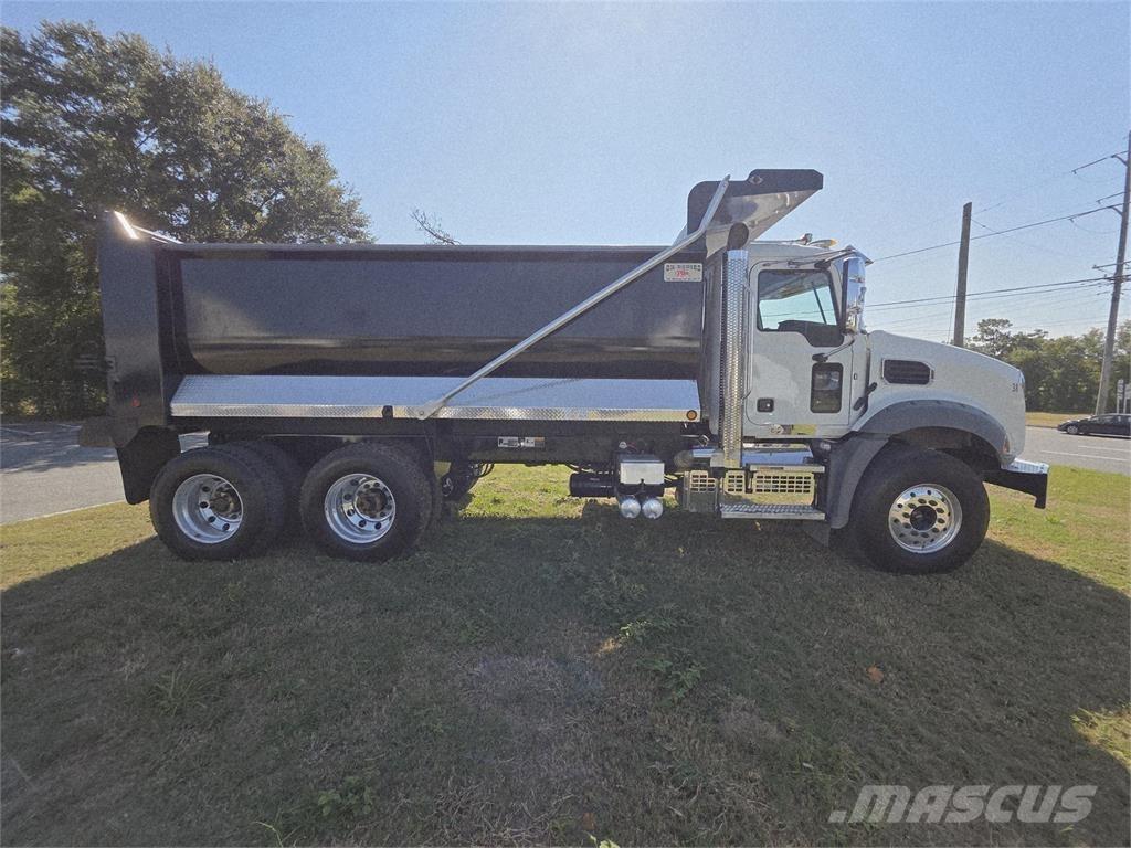 Mack GR64B Sklápače