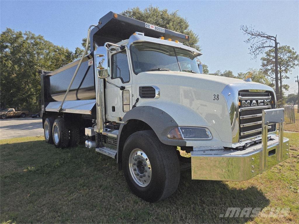 Mack GR64B Sklápače