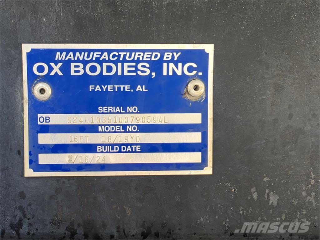 Mack GR64B Sklápače