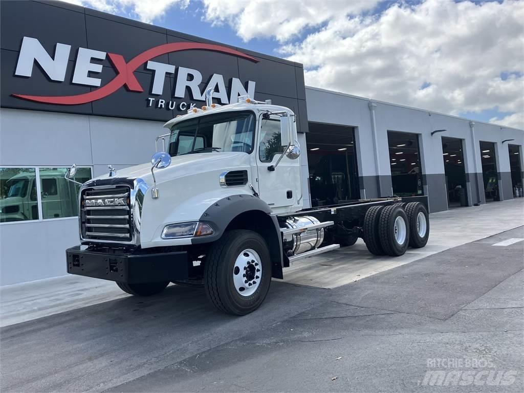 Mack GR64BRX Nákladné vozidlá bez nadstavby