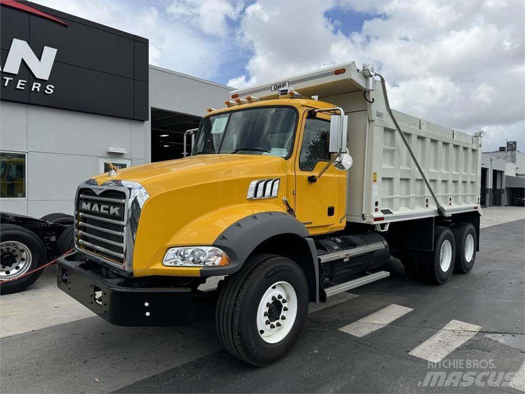 Mack GR64BRX Sklápače