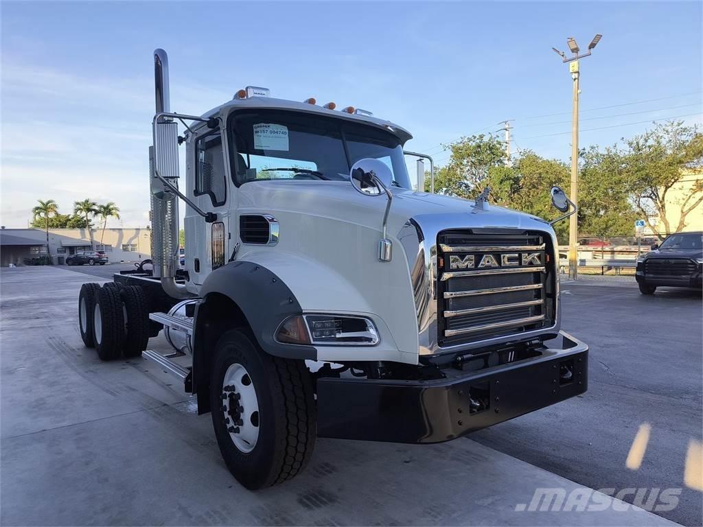 Mack GR64BX Sklápače