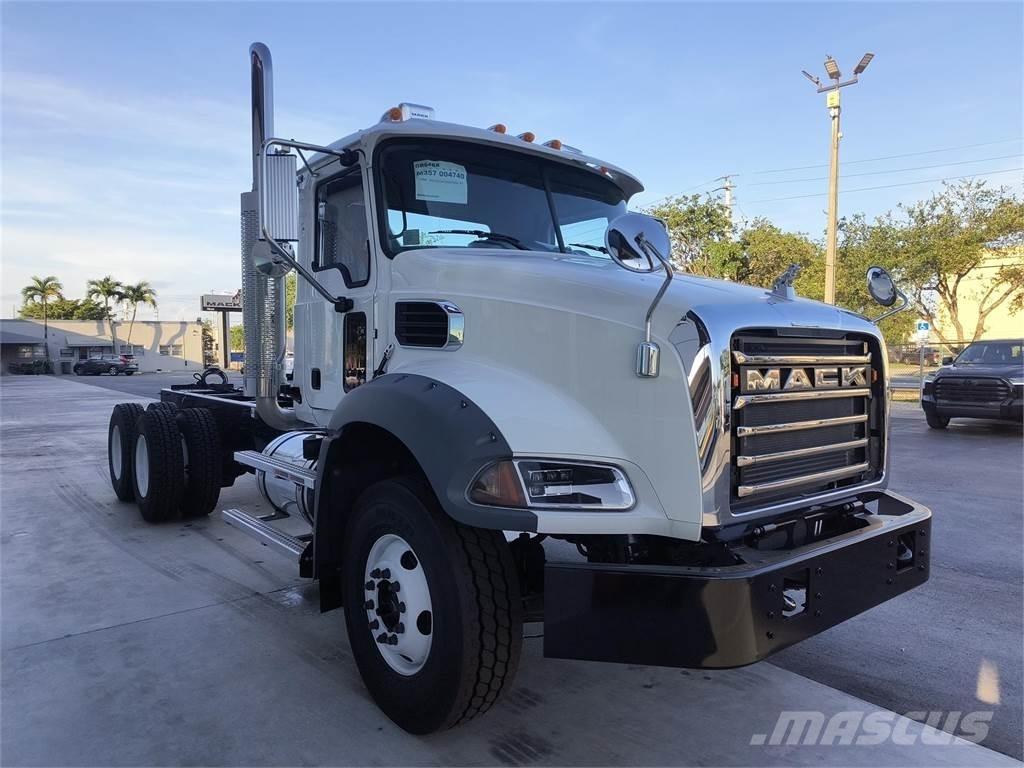 Mack GR64BX Sklápače
