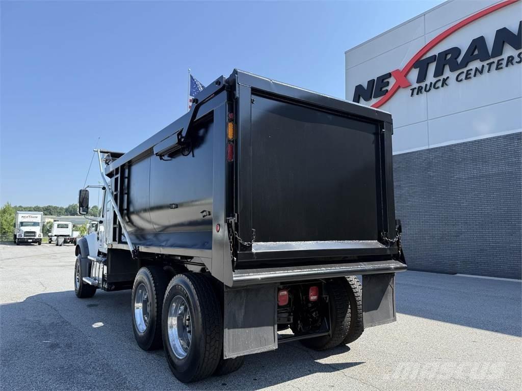 Mack GR64F Sklápače