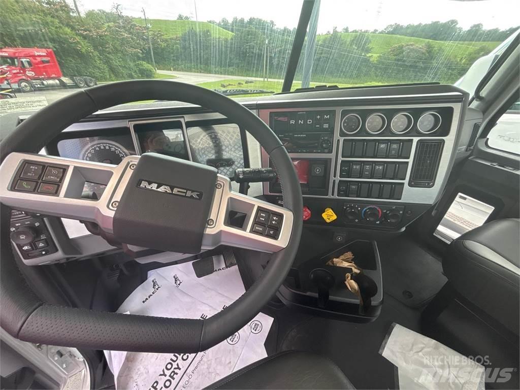 Mack GR64FT Ťahače