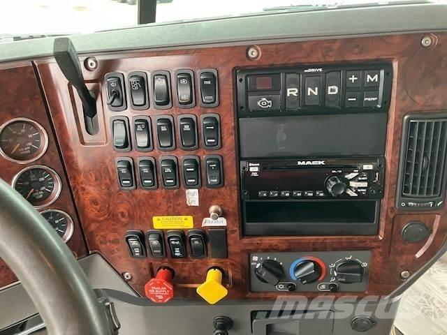 Mack GU800 Nákladné vozidlá bez nadstavby