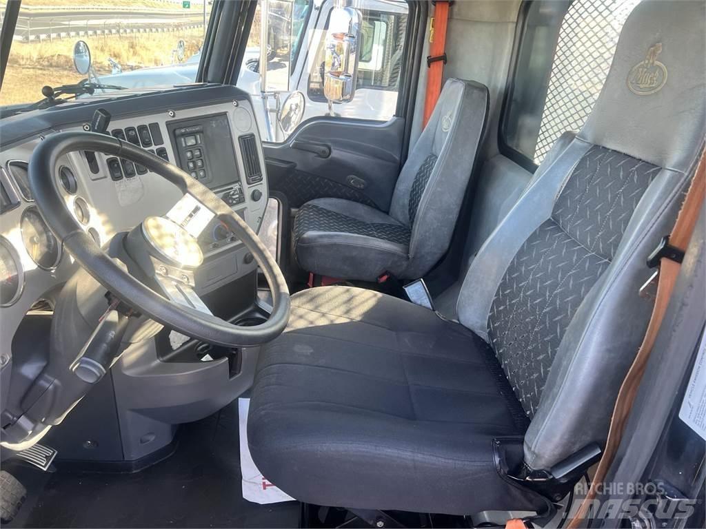 Mack GU813 Ďalšie nákladné vozidlá