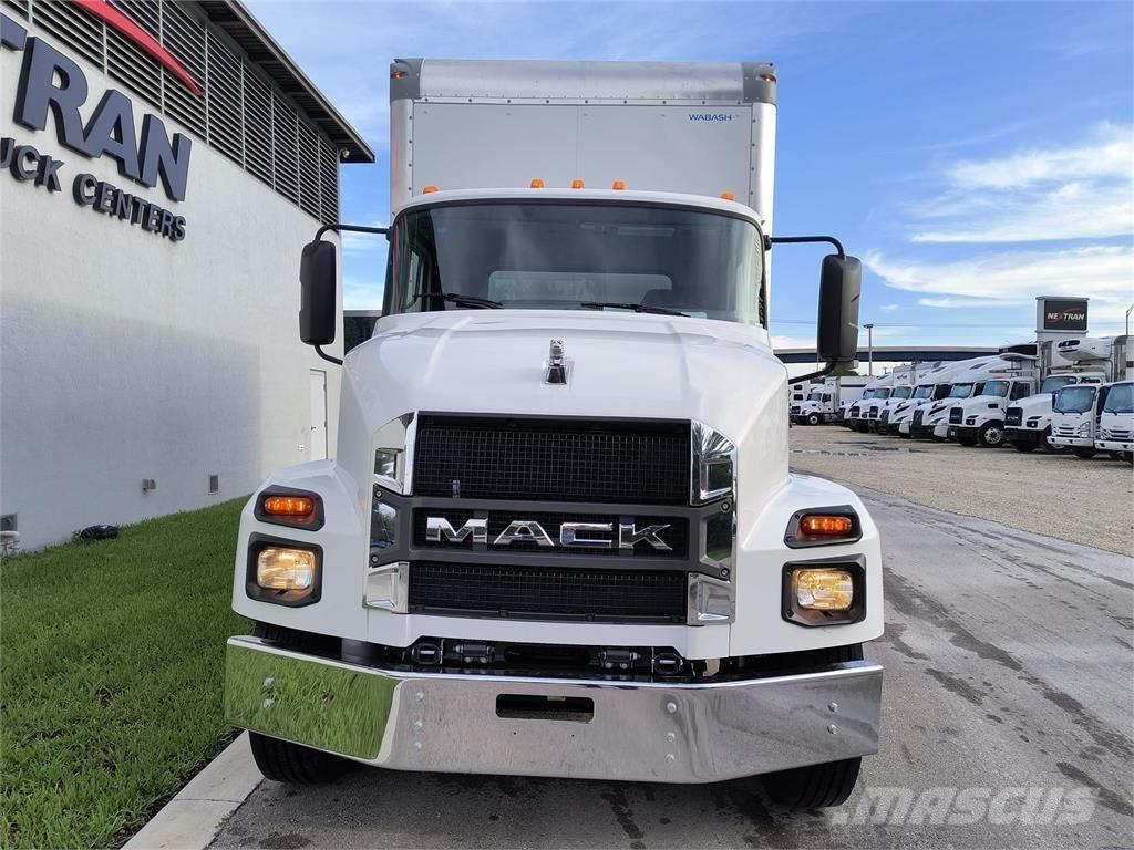 Mack MD6 42R Skriňová nadstavba