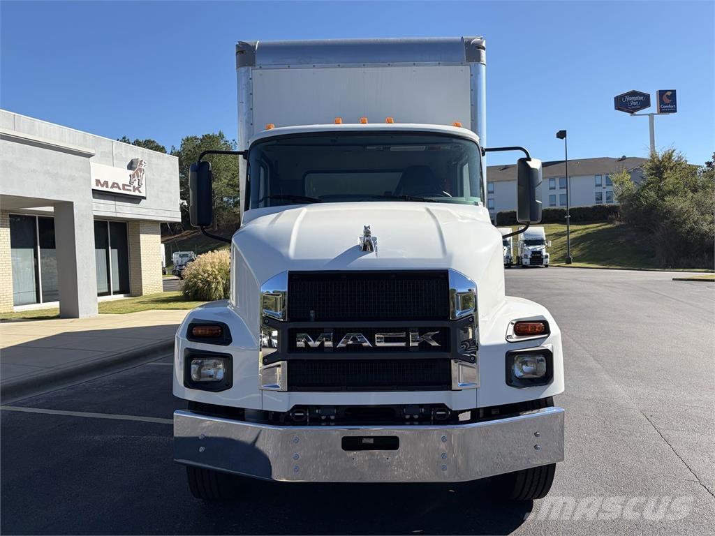 Mack MD6 42R Skriňová nadstavba