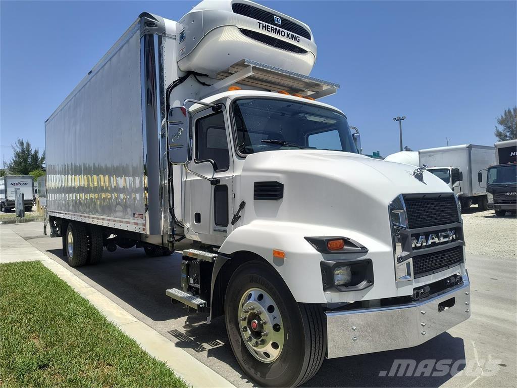 Mack MD6 42R Skriňová nadstavba