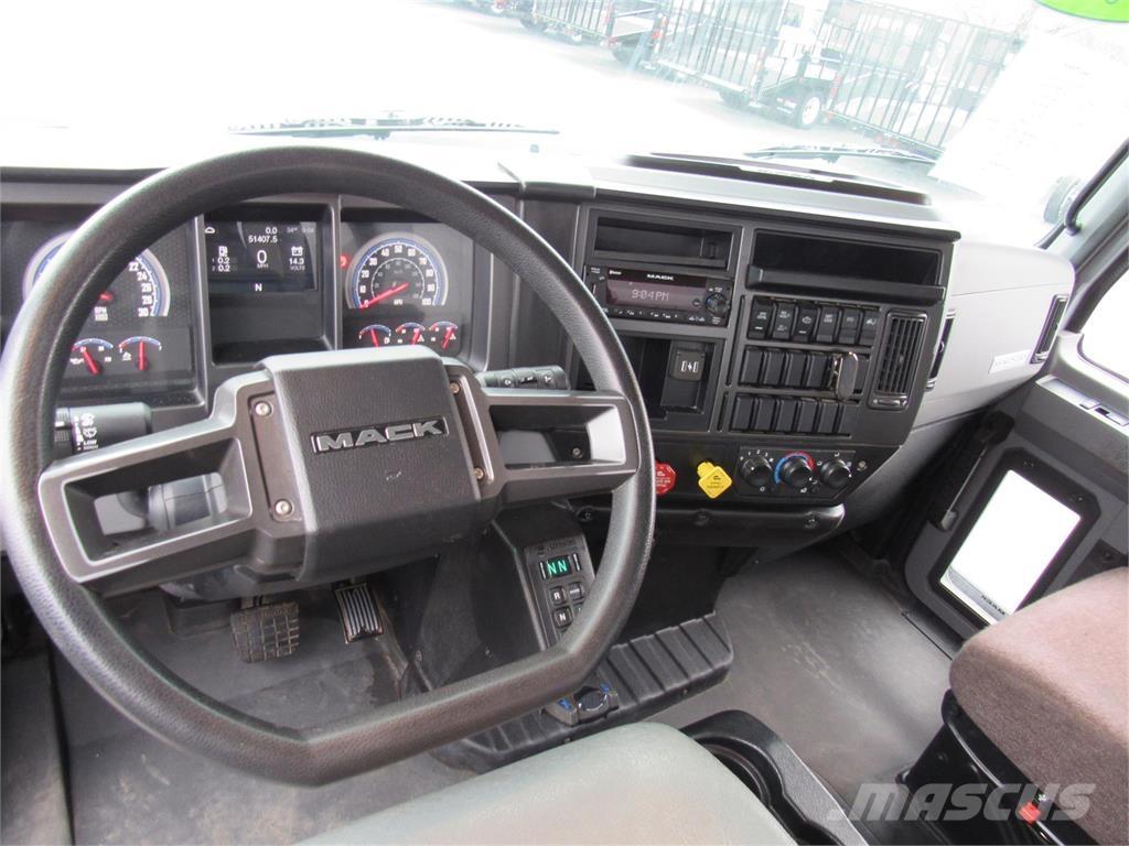 Mack MD742 Nákladné vozidlá bez nadstavby