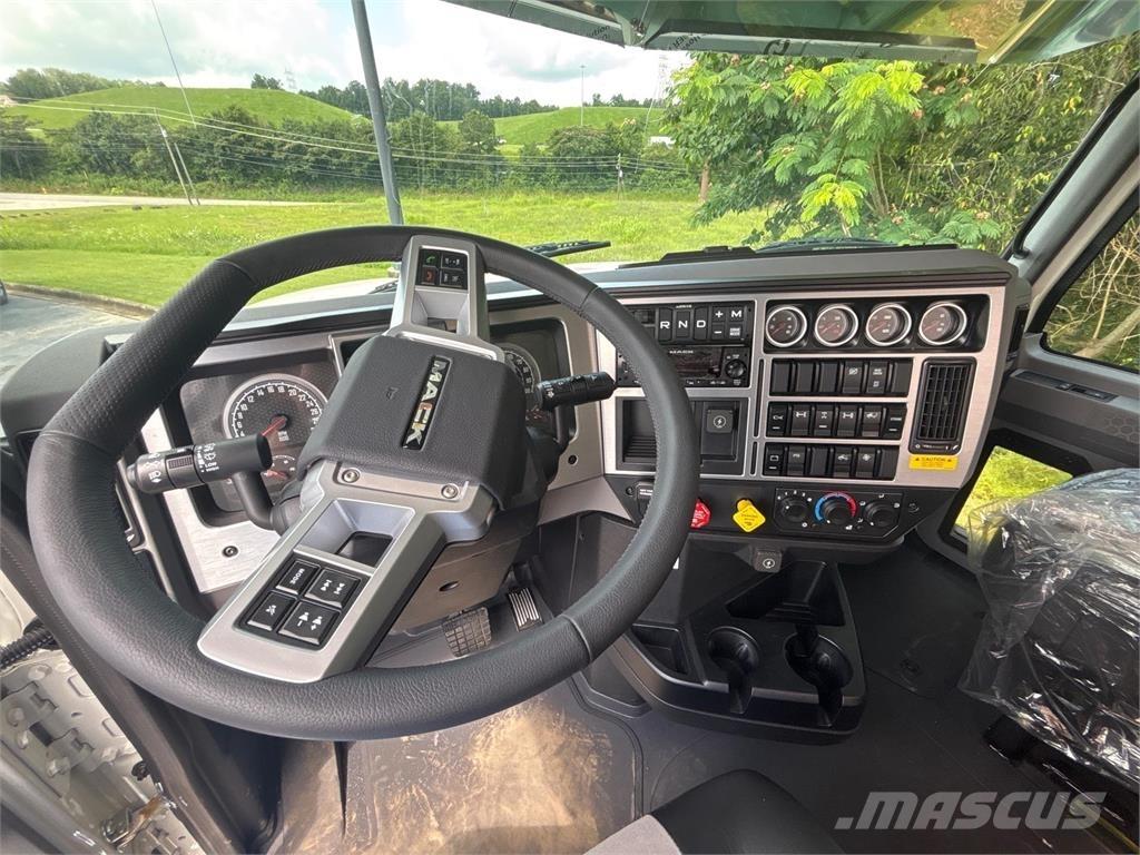 Mack PI64T Ťahače