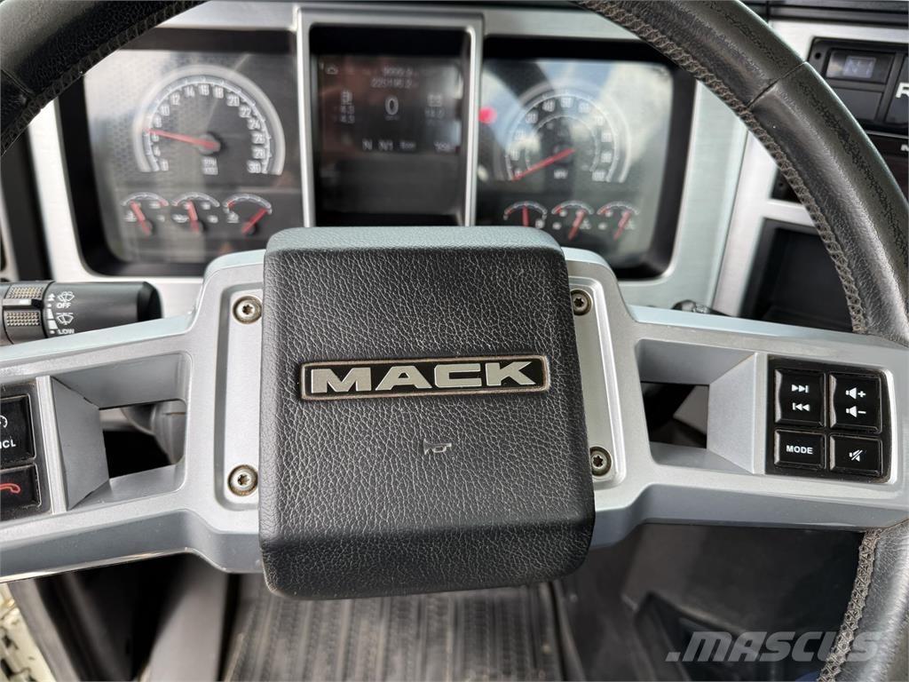 Mack PI64T Ťahače