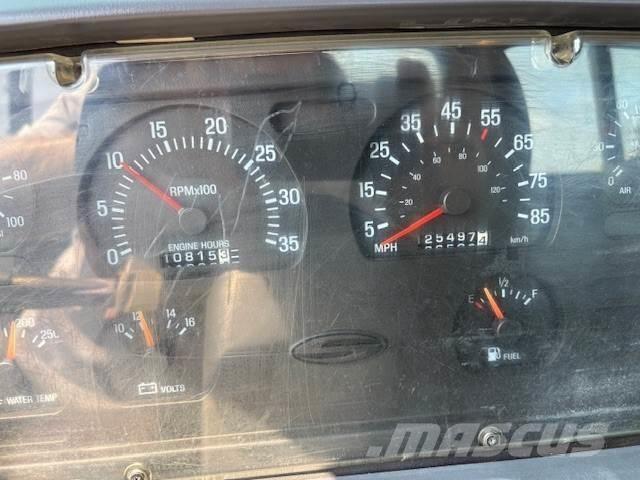 Sterling TRUCK LT9522 Ťahače