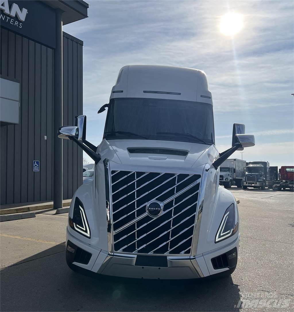 Volvo NEW VNL860 Ťahače