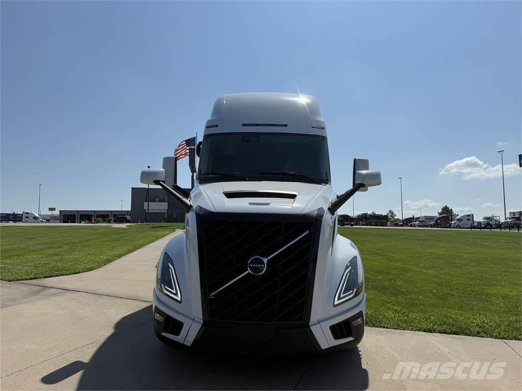 Volvo NEW VNL860 Ťahače