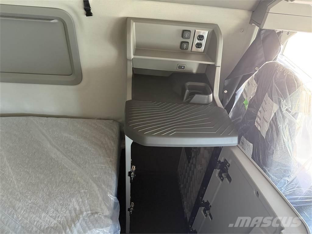 Volvo NEW VNL860 Ťahače