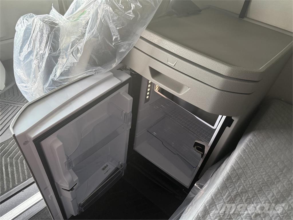 Volvo NEW VNL860 Ťahače