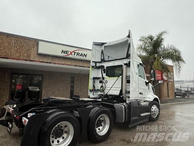 Volvo VNL64T300 Ťahače